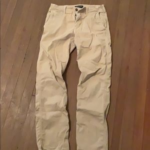 American Eagle khaki pants 29W 34L in good shape